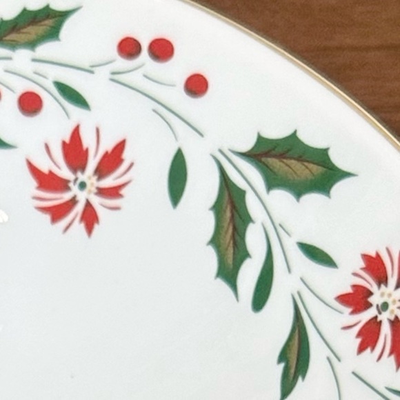 🎄🌟HP🌟 VTG 1986 Royal Doulton Holly Pattern 8" Round Vegetable Bowl Porcelain - Picture 6 of 8